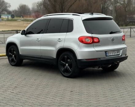Серый Фольксваген Тигуан, объемом двигателя 2 л и пробегом 225 тыс. км за 11500 $, фото 79 на Automoto.ua