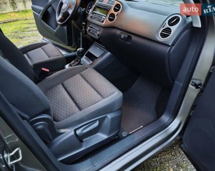 Сірий Фольксваген Тігуан, об'ємом двигуна 2 л та пробігом 115 тис. км за 11200 $, фото 10 на Automoto.ua