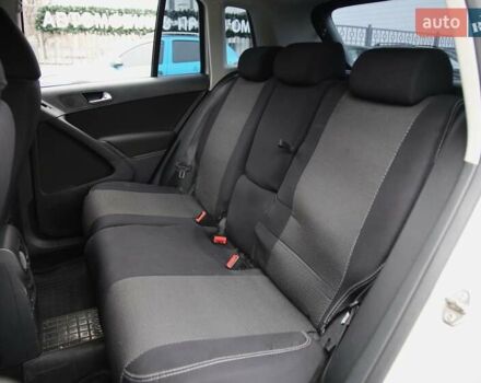 Серый Фольксваген Тигуан, объемом двигателя 2 л и пробегом 152 тыс. км за 10500 $, фото 7 на Automoto.ua