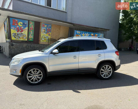 Серый Фольксваген Тигуан, объемом двигателя 1.98 л и пробегом 175 тыс. км за 10000 $, фото 5 на Automoto.ua