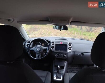 Сірий Фольксваген Тігуан, об'ємом двигуна 2 л та пробігом 194 тис. км за 10800 $, фото 13 на Automoto.ua