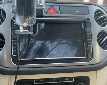 Серый Фольксваген Тигуан, объемом двигателя 2 л и пробегом 280 тыс. км за 10000 $, фото 16 на Automoto.ua