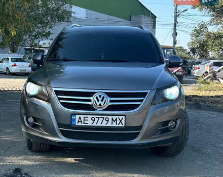 Серый Фольксваген Тигуан, объемом двигателя 1.98 л и пробегом 281 тыс. км за 11700 $, фото 6 на Automoto.ua