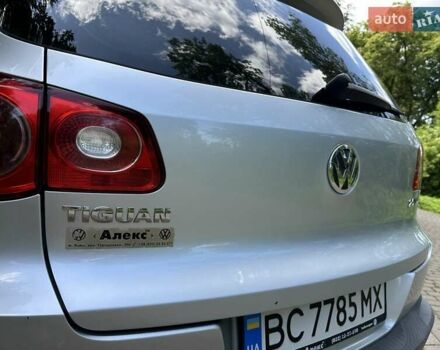 Сірий Фольксваген Тігуан, об'ємом двигуна 2 л та пробігом 268 тис. км за 11600 $, фото 27 на Automoto.ua