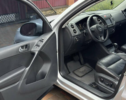 Сірий Фольксваген Тігуан, об'ємом двигуна 1.97 л та пробігом 250 тис. км за 11900 $, фото 17 на Automoto.ua