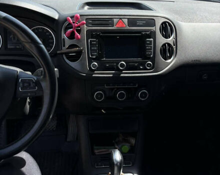 Серый Фольксваген Тигуан, объемом двигателя 1.98 л и пробегом 175 тыс. км за 10000 $, фото 8 на Automoto.ua