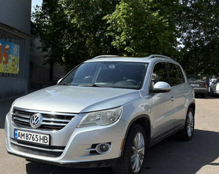 Серый Фольксваген Тигуан, объемом двигателя 1.98 л и пробегом 175 тыс. км за 10000 $, фото 2 на Automoto.ua