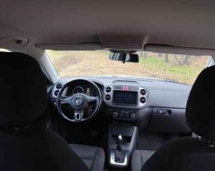 Серый Фольксваген Тигуан, объемом двигателя 2 л и пробегом 194 тыс. км за 10800 $, фото 10 на Automoto.ua