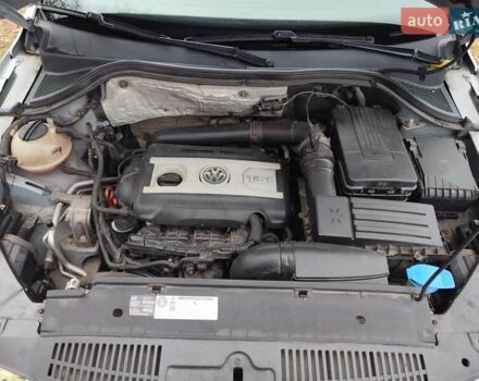 Сірий Фольксваген Тігуан, об'ємом двигуна 2 л та пробігом 194 тис. км за 10800 $, фото 6 на Automoto.ua