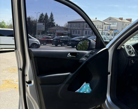 Серый Фольксваген Тигуан, объемом двигателя 1.98 л и пробегом 175 тыс. км за 10000 $, фото 10 на Automoto.ua