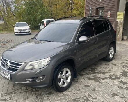 Сірий Фольксваген Тігуан, об'ємом двигуна 1.98 л та пробігом 167 тис. км за 10500 $, фото 1 на Automoto.ua