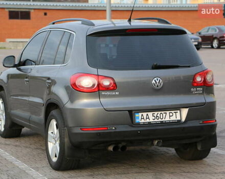 Серый Фольксваген Тигуан, объемом двигателя 2 л и пробегом 219 тыс. км за 12300 $, фото 7 на Automoto.ua
