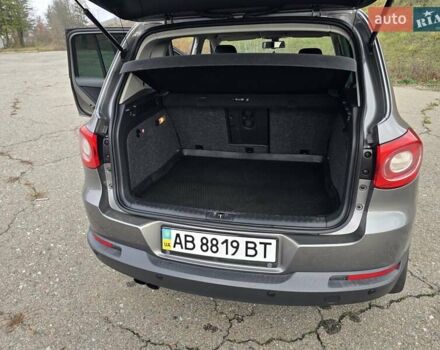 Серый Фольксваген Тигуан, объемом двигателя 2 л и пробегом 186 тыс. км за 14500 $, фото 12 на Automoto.ua