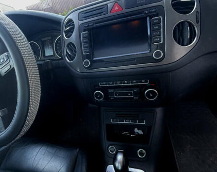 Серый Фольксваген Тигуан, объемом двигателя 2 л и пробегом 224 тыс. км за 11200 $, фото 7 на Automoto.ua