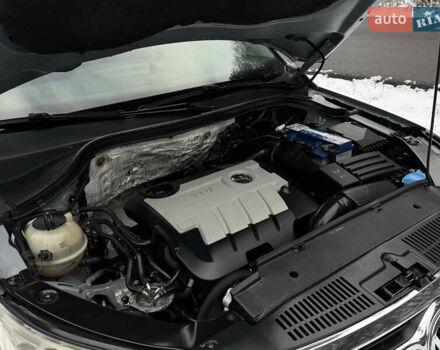 Серый Фольксваген Тигуан, объемом двигателя 2 л и пробегом 265 тыс. км за 11500 $, фото 62 на Automoto.ua