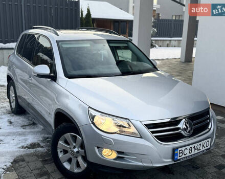 Сірий Фольксваген Тігуан, об'ємом двигуна 2 л та пробігом 157 тис. км за 9900 $, фото 5 на Automoto.ua