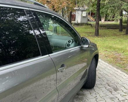 Сірий Фольксваген Тігуан, об'ємом двигуна 1.98 л та пробігом 250 тис. км за 9999 $, фото 25 на Automoto.ua