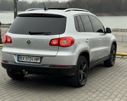 Серый Фольксваген Тигуан, объемом двигателя 2 л и пробегом 225 тыс. км за 11500 $, фото 80 на Automoto.ua