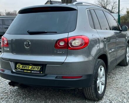Серый Фольксваген Тигуан, объемом двигателя 2 л и пробегом 244 тыс. км за 11000 $, фото 7 на Automoto.ua