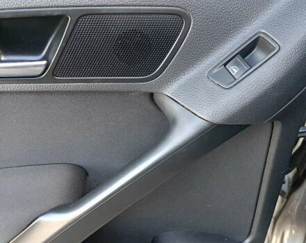 Сірий Фольксваген Тігуан, об'ємом двигуна 2 л та пробігом 345 тис. км за 10800 $, фото 11 на Automoto.ua