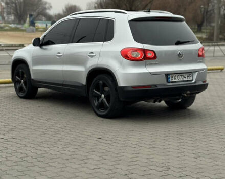 Серый Фольксваген Тигуан, объемом двигателя 2 л и пробегом 225 тыс. км за 11500 $, фото 13 на Automoto.ua