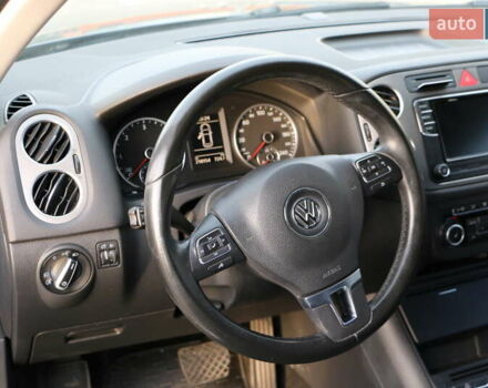 Серый Фольксваген Тигуан, объемом двигателя 2 л и пробегом 219 тыс. км за 12300 $, фото 8 на Automoto.ua