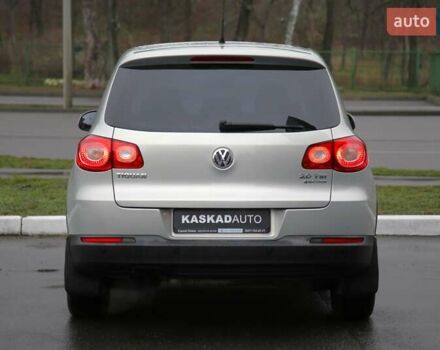 Серый Фольксваген Тигуан, объемом двигателя 2 л и пробегом 152 тыс. км за 10500 $, фото 4 на Automoto.ua