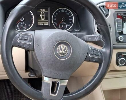 Серый Фольксваген Тигуан, объемом двигателя 1.97 л и пробегом 223 тыс. км за 15800 $, фото 45 на Automoto.ua