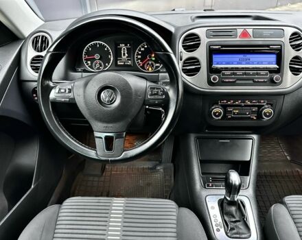 Сірий Фольксваген Тігуан, об'ємом двигуна 2 л та пробігом 262 тис. км за 10800 $, фото 4 на Automoto.ua