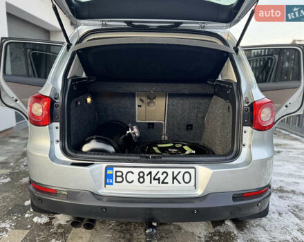 Серый Фольксваген Тигуан, объемом двигателя 2 л и пробегом 158 тыс. км за 9550 $, фото 27 на Automoto.ua