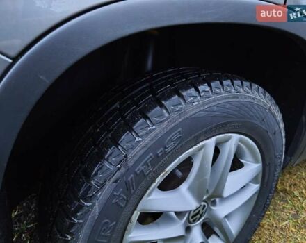 Сірий Фольксваген Тігуан, об'ємом двигуна 2 л та пробігом 115 тис. км за 11200 $, фото 35 на Automoto.ua