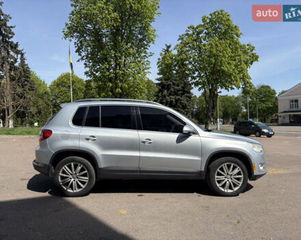 Серый Фольксваген Тигуан, объемом двигателя 1.98 л и пробегом 175 тыс. км за 10000 $, фото 4 на Automoto.ua