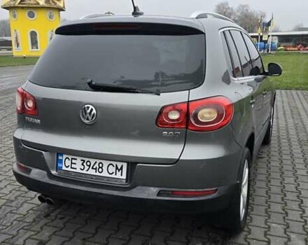 Сірий Фольксваген Тігуан, об'ємом двигуна 2 л та пробігом 191 тис. км за 9200 $, фото 14 на Automoto.ua