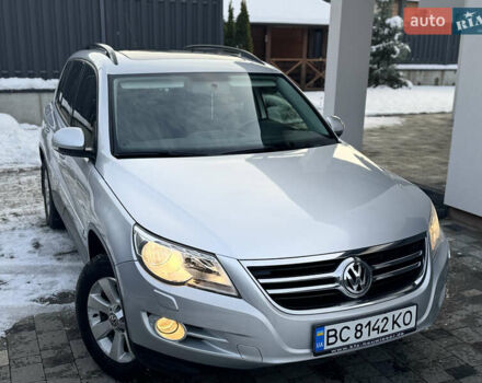 Сірий Фольксваген Тігуан, об'ємом двигуна 2 л та пробігом 157 тис. км за 9900 $, фото 4 на Automoto.ua