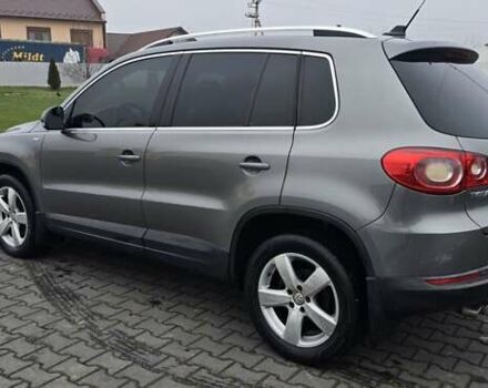 Серый Фольксваген Тигуан, объемом двигателя 2 л и пробегом 191 тыс. км за 9200 $, фото 5 на Automoto.ua