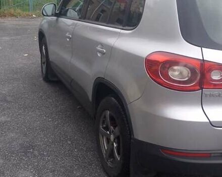 Сірий Фольксваген Тігуан, об'ємом двигуна 2 л та пробігом 250 тис. км за 10800 $, фото 13 на Automoto.ua