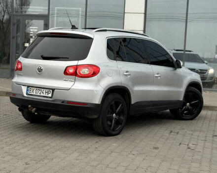 Серый Фольксваген Тигуан, объемом двигателя 2 л и пробегом 225 тыс. км за 11500 $, фото 23 на Automoto.ua