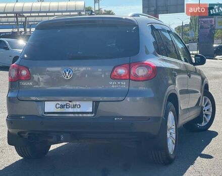 Серый Фольксваген Тигуан, объемом двигателя 2 л и пробегом 201 тыс. км за 11400 $, фото 11 на Automoto.ua