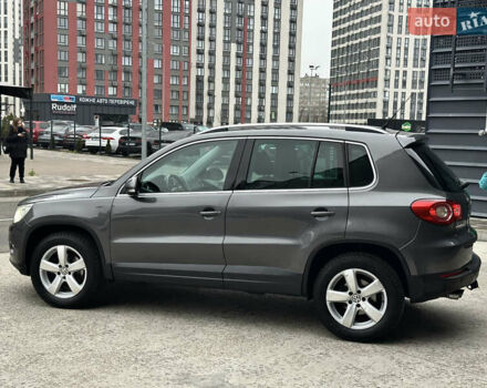 Сірий Фольксваген Тігуан, об'ємом двигуна 1.97 л та пробігом 285 тис. км за 10800 $, фото 18 на Automoto.ua