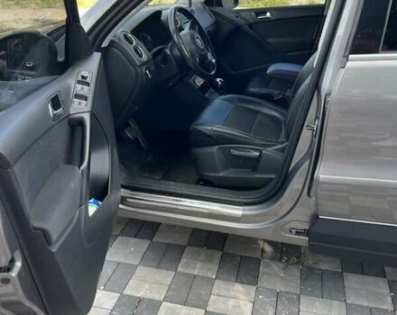 Серый Фольксваген Тигуан, объемом двигателя 1.97 л и пробегом 179 тыс. км за 12600 $, фото 11 на Automoto.ua