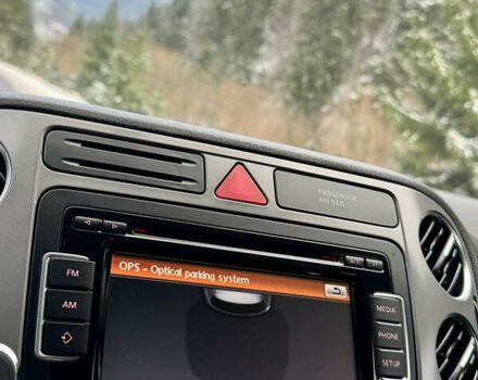 Серый Фольксваген Тигуан, объемом двигателя 2 л и пробегом 265 тыс. км за 11500 $, фото 59 на Automoto.ua