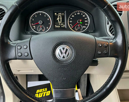 Серый Фольксваген Тигуан, объемом двигателя 1.98 л и пробегом 244 тыс. км за 11000 $, фото 12 на Automoto.ua