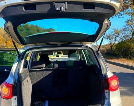 Серый Фольксваген Тигуан, объемом двигателя 2 л и пробегом 300 тыс. км за 12200 $, фото 5 на Automoto.ua