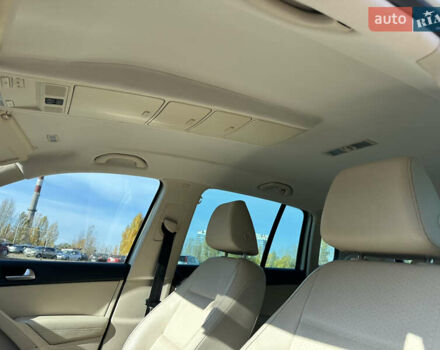 Сірий Фольксваген Тігуан, об'ємом двигуна 2 л та пробігом 295 тис. км за 8700 $, фото 10 на Automoto.ua