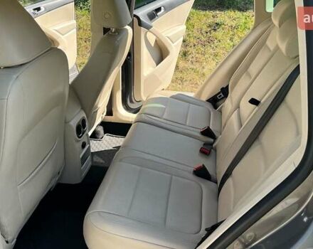 Сірий Фольксваген Тігуан, об'ємом двигуна 1.98 л та пробігом 250 тис. км за 10100 $, фото 12 на Automoto.ua