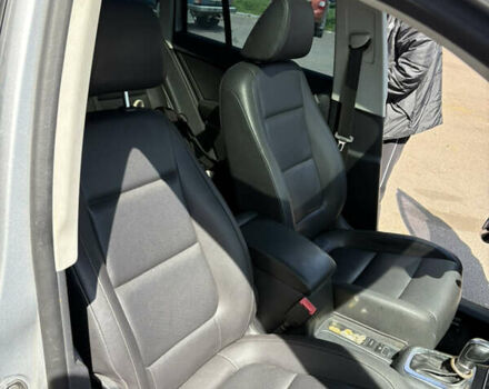 Серый Фольксваген Тигуан, объемом двигателя 1.98 л и пробегом 175 тыс. км за 10000 $, фото 18 на Automoto.ua