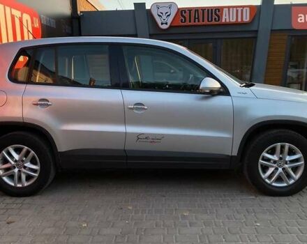Серый Фольксваген Тигуан, объемом двигателя 2 л и пробегом 112 тыс. км за 10500 $, фото 4 на Automoto.ua