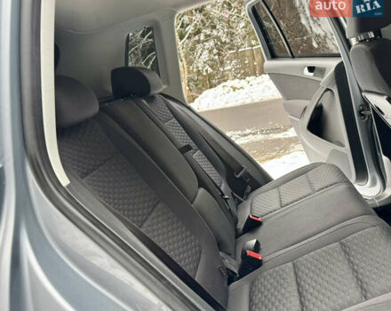 Серый Фольксваген Тигуан, объемом двигателя 2 л и пробегом 265 тыс. км за 11500 $, фото 54 на Automoto.ua