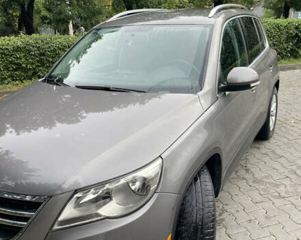 Сірий Фольксваген Тігуан, об'ємом двигуна 1.98 л та пробігом 250 тис. км за 9999 $, фото 1 на Automoto.ua