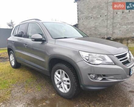 Сірий Фольксваген Тігуан, об'ємом двигуна 2 л та пробігом 115 тис. км за 11200 $, фото 38 на Automoto.ua